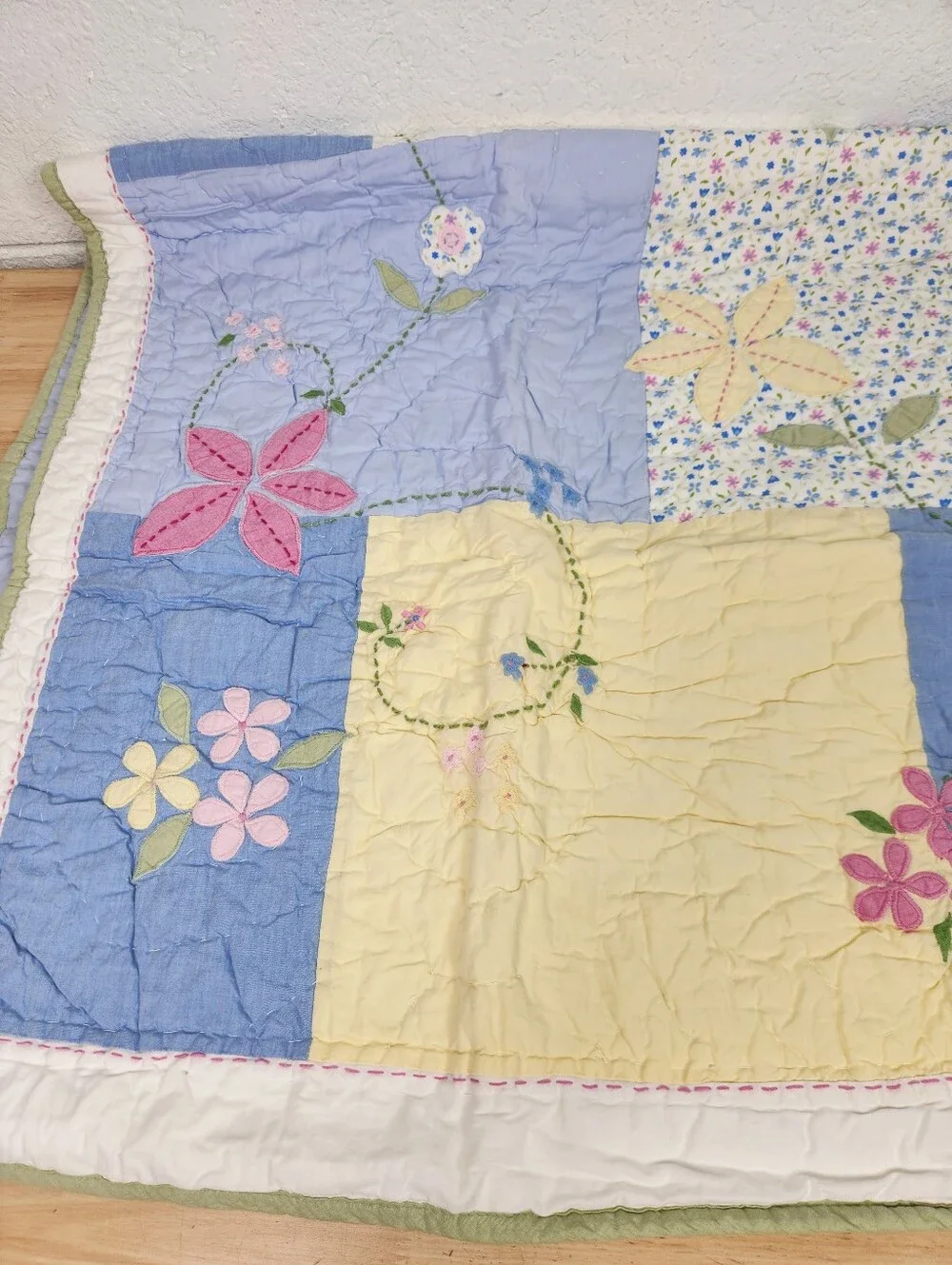 Pottery Barn Kids Vine Patchwork Crib/ Toddler Quilt 50x36 NOS Floral *Flaw*